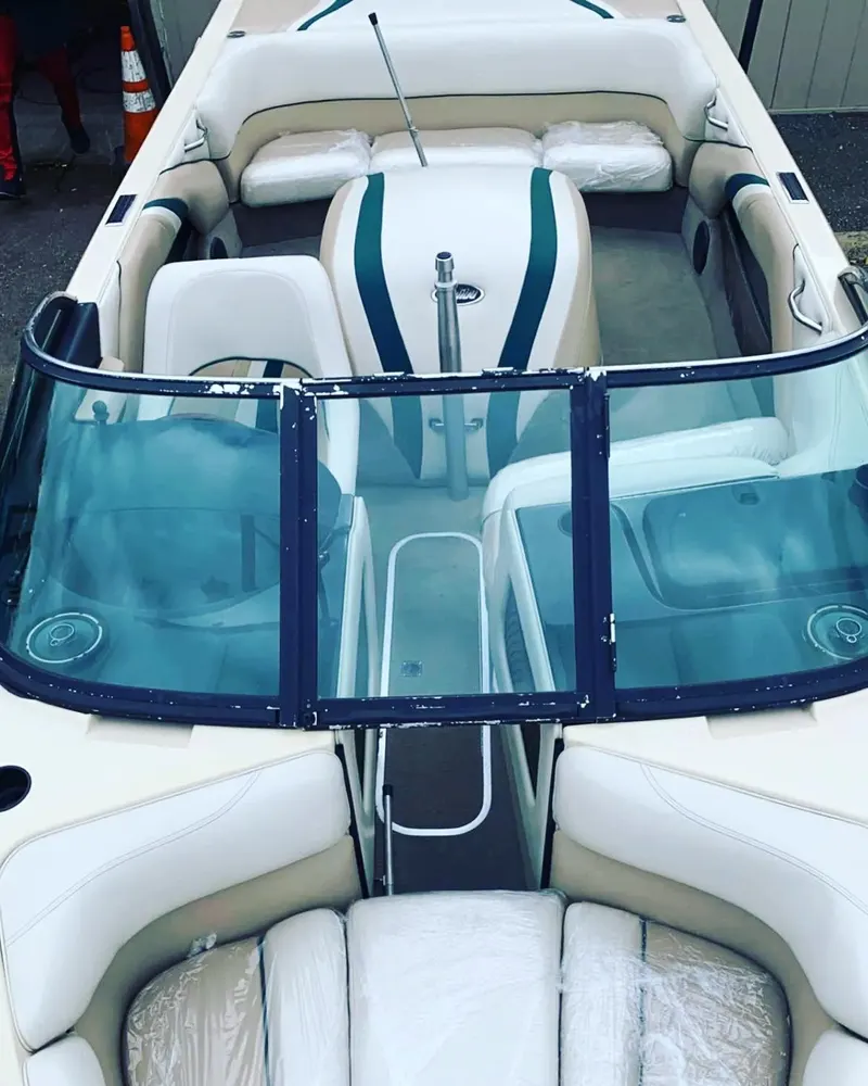 Bowrider full interior