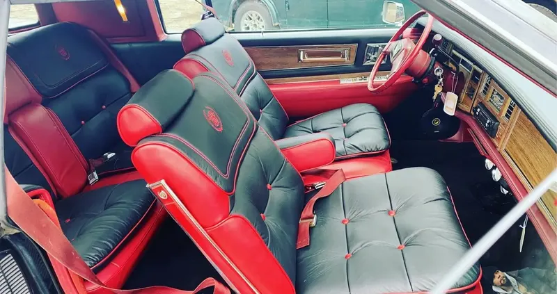 Button-tufted two-tone interior